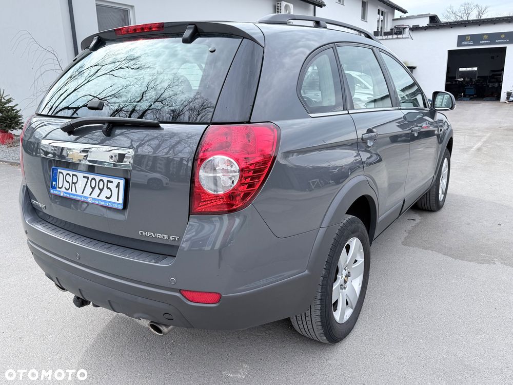 Chevrolet Captiva 2.4 AWD LT+ - 3