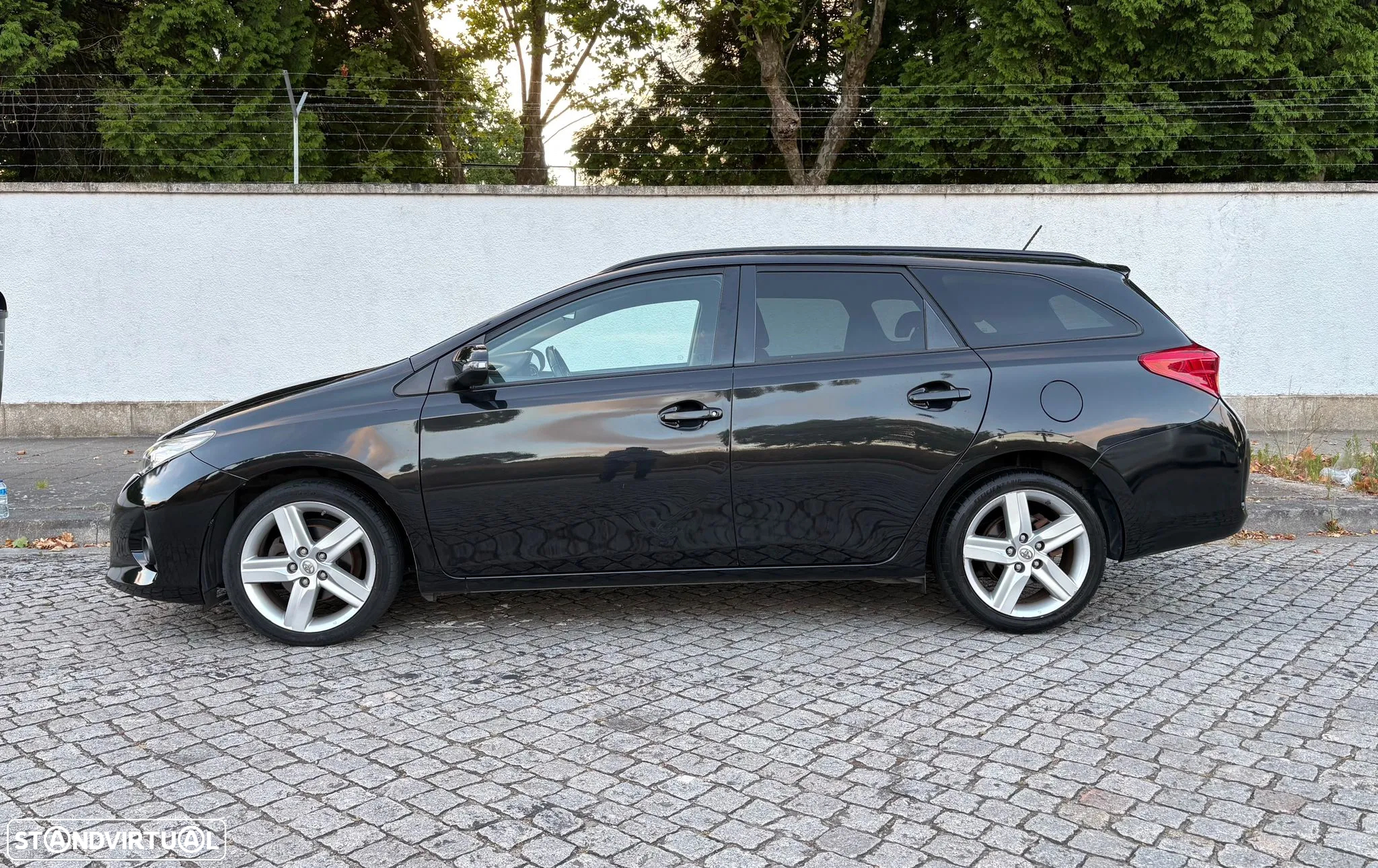 Toyota Auris Touring Sports 1.4 D-4D Comfort+Pack Sport - 19