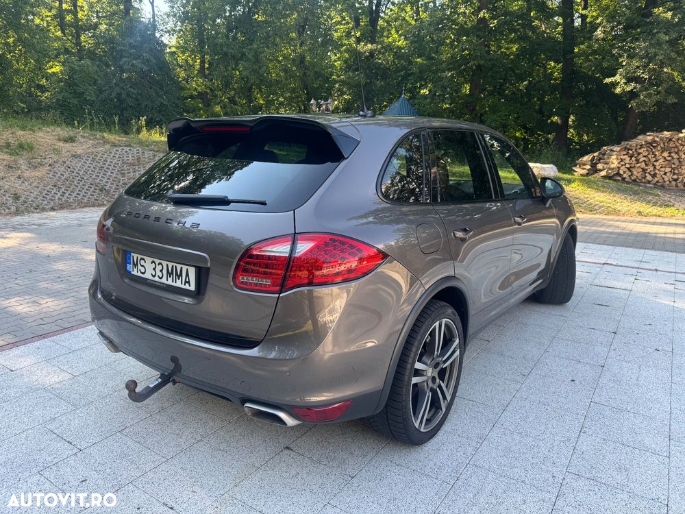 Porsche Cayenne - 2