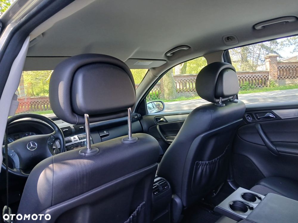 Mercedes-Benz Klasa C 180 Kompressor Automatik Avantgarde - 24