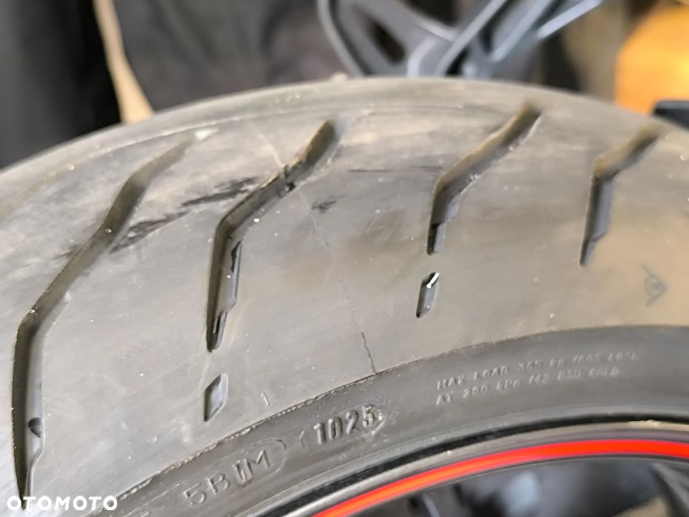 Triumph Street Triple - 11