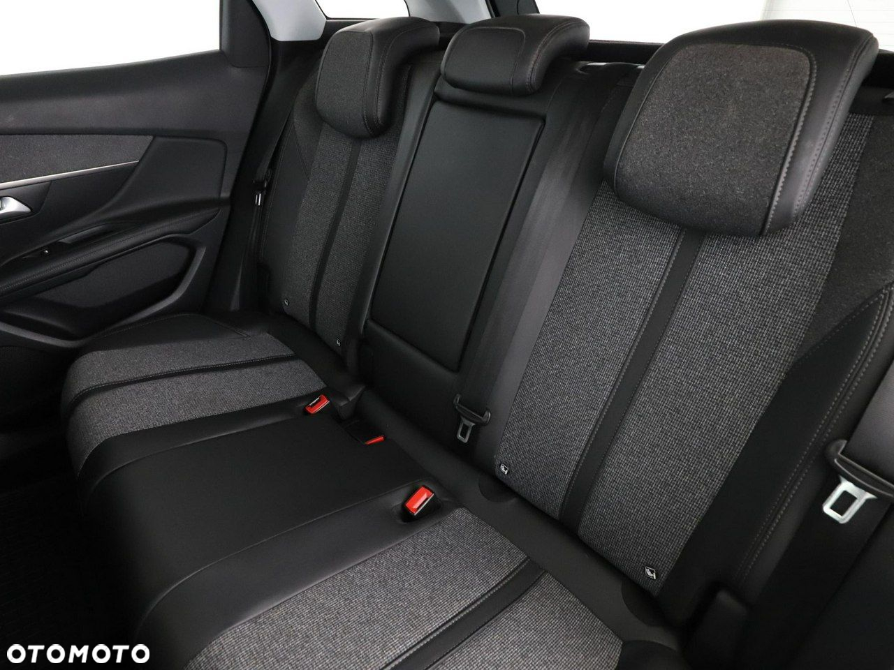 Peugeot 3008 1.2 PureTech Allure - 17