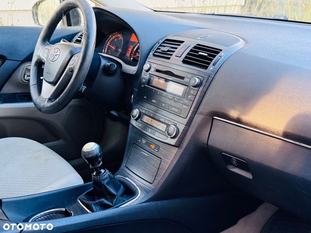 Toyota Avensis 2.0 D-4D Sol plus - 30