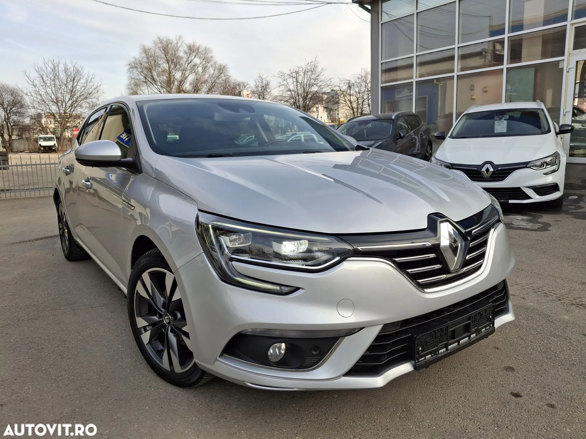 Renault Megane TCe 140 GPF EDC INTENS - 3