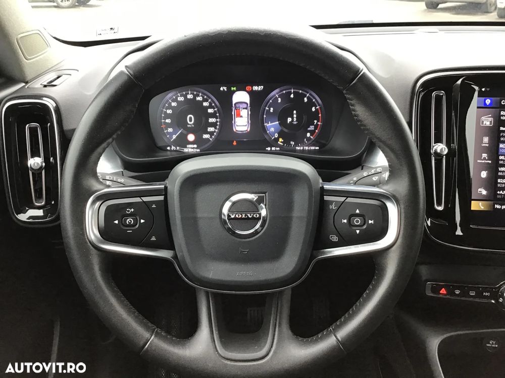Volvo XC 40 T3 Geartronic Momentum - 21