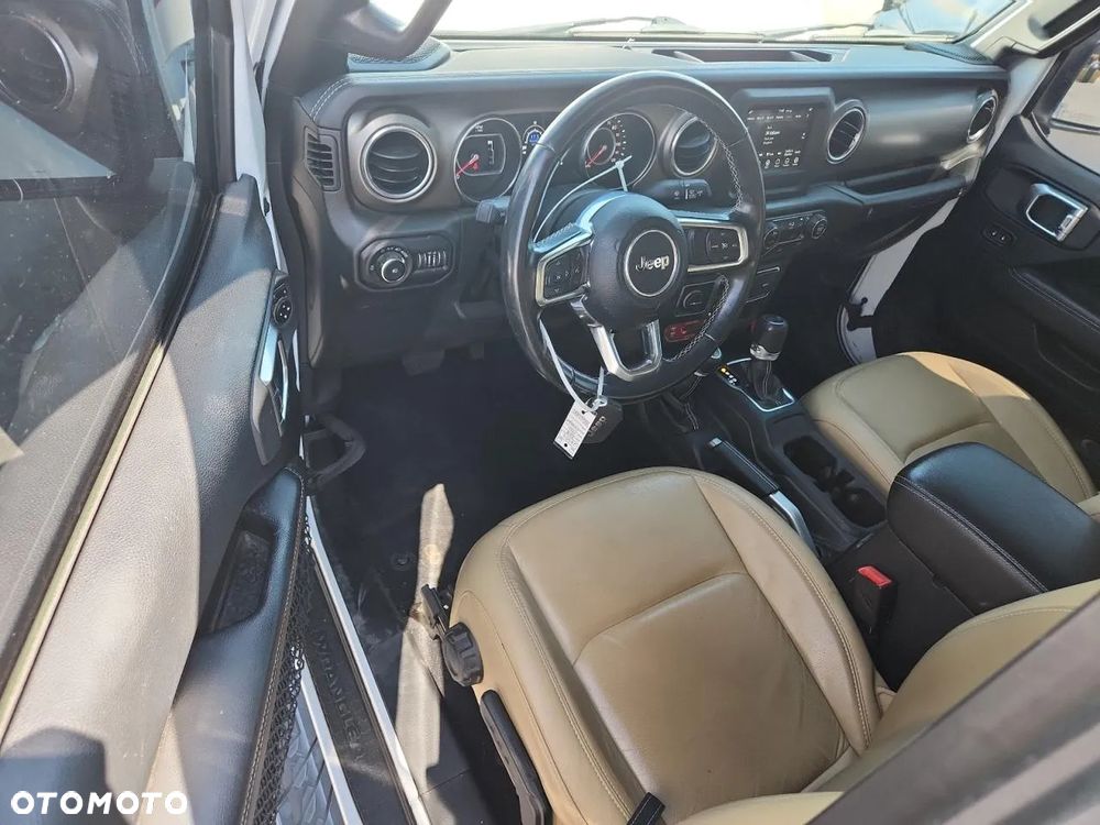 Jeep Wrangler - 8