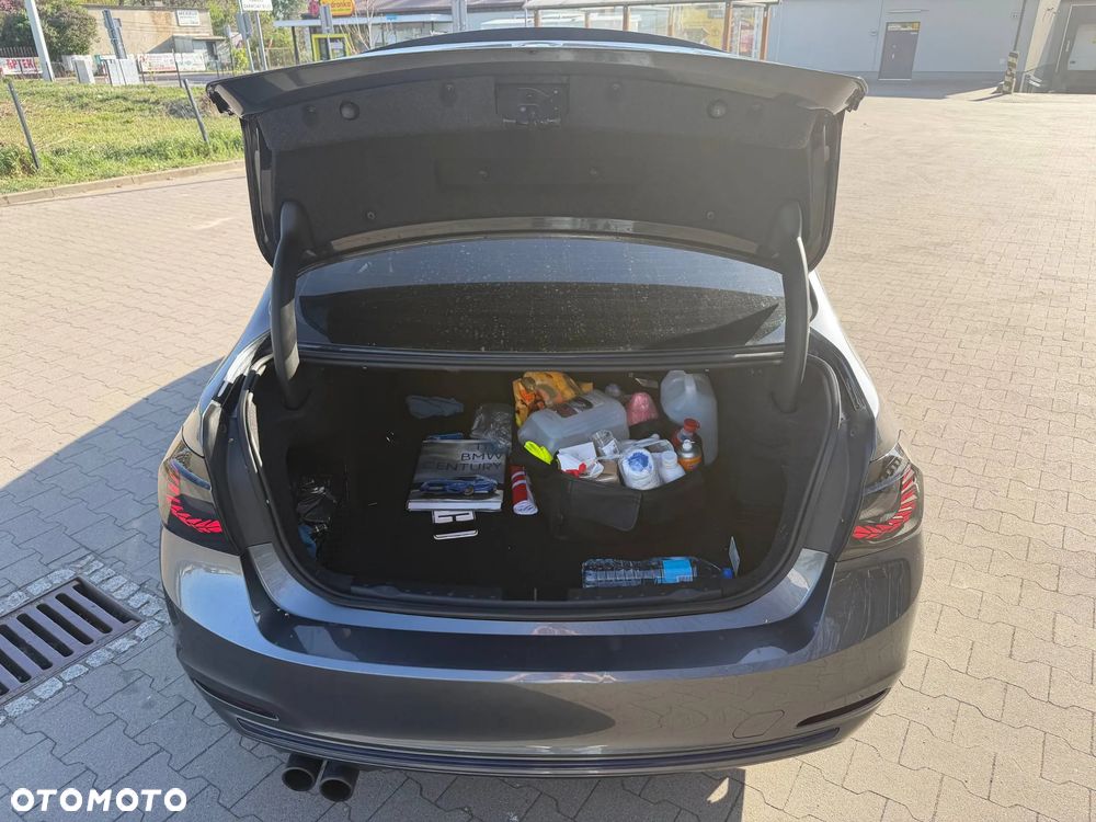 BMW Seria 3 330i Sport Line Sport - 31