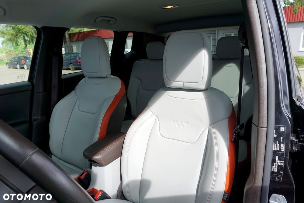 Jeep Renegade 1.4 MultiAir Limited FWD S&S - 24