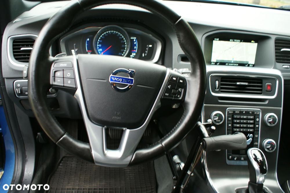 Volvo V60 T5 Geartronic Momentum - 19