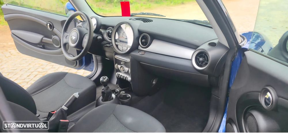 MINI 3 Portas One D - 6