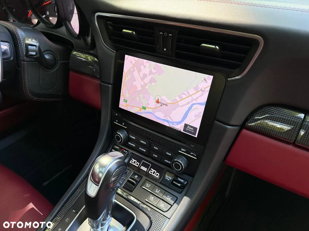 Porsche 911 Carrera 4 GTS PDK - 36