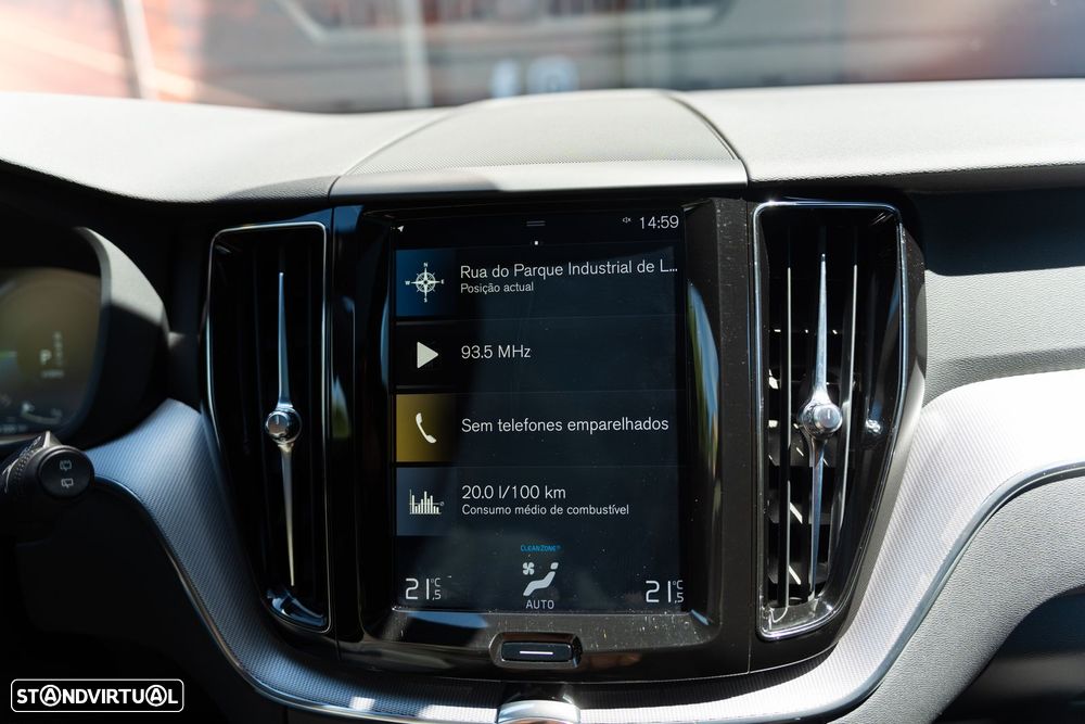 Volvo XC 60 2.0 T8 PHEV R-Design AWD - 18