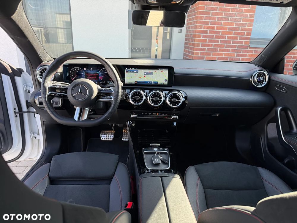 Mercedes-Benz CLA 200 AMG Line 7G-DCT - 15