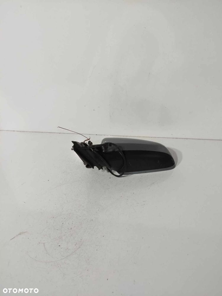 LUSTERKO LEWE PRZEDNIE AUDI A4 B7 04-08 LY7G 5 PIN - 4