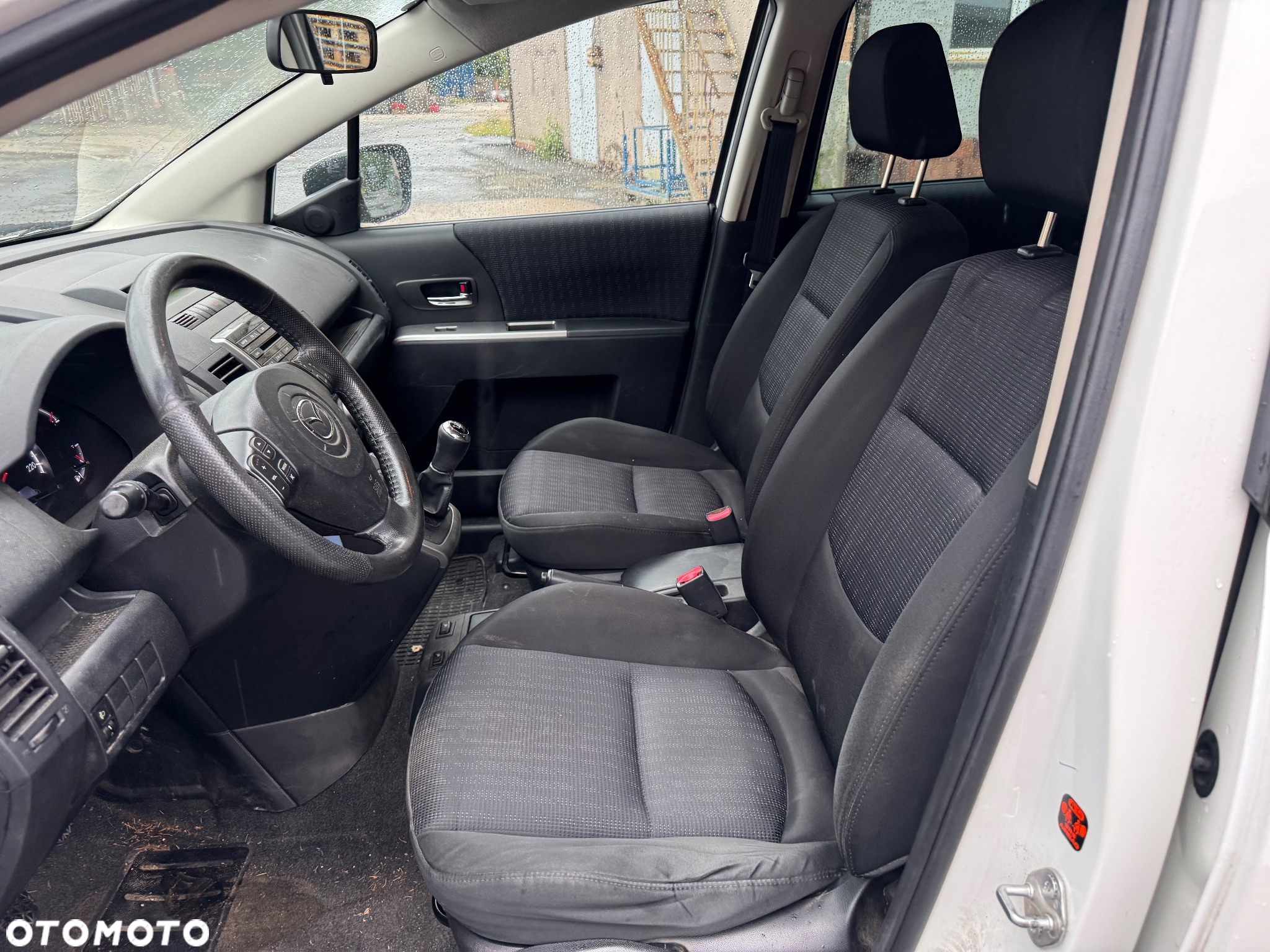 Mazda 5 - 8