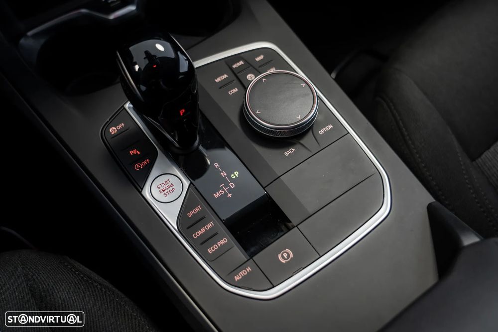 BMW 116 i Aut. Advantage - 24