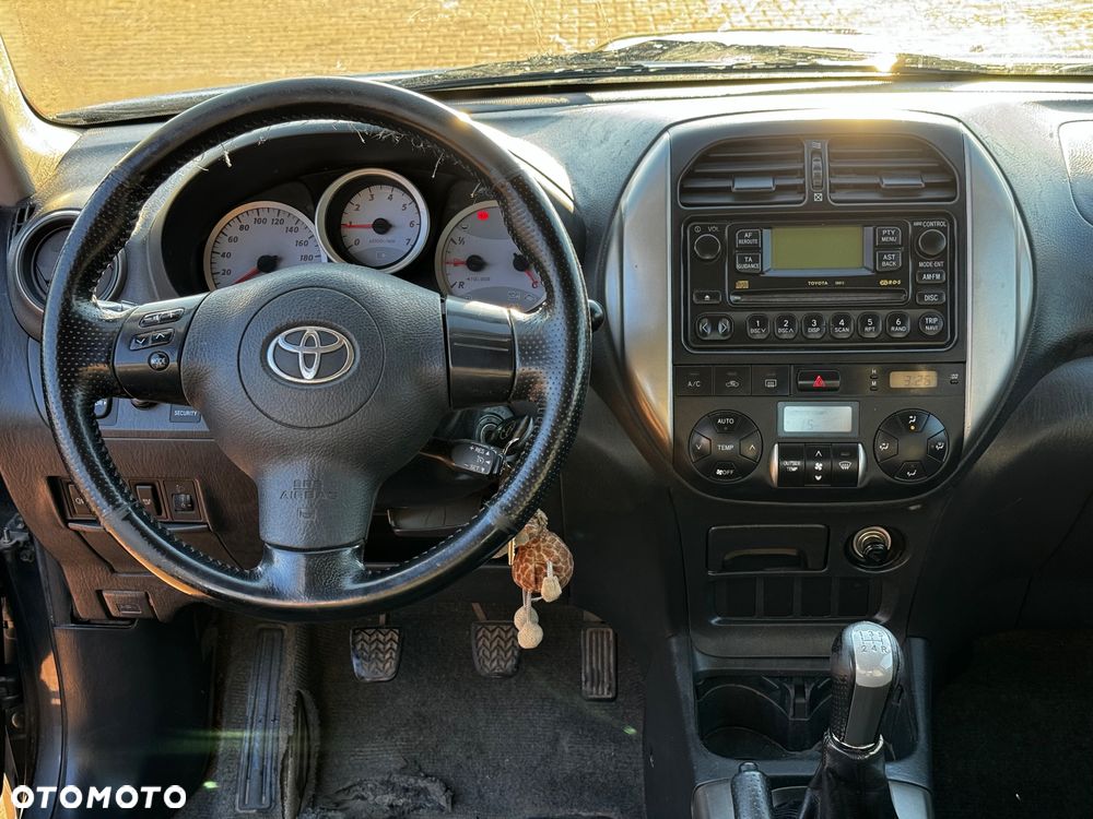 Toyota RAV4 - 11