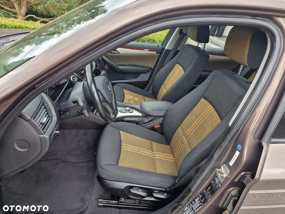 BMW X1 xDrive18d Sport Line - 23