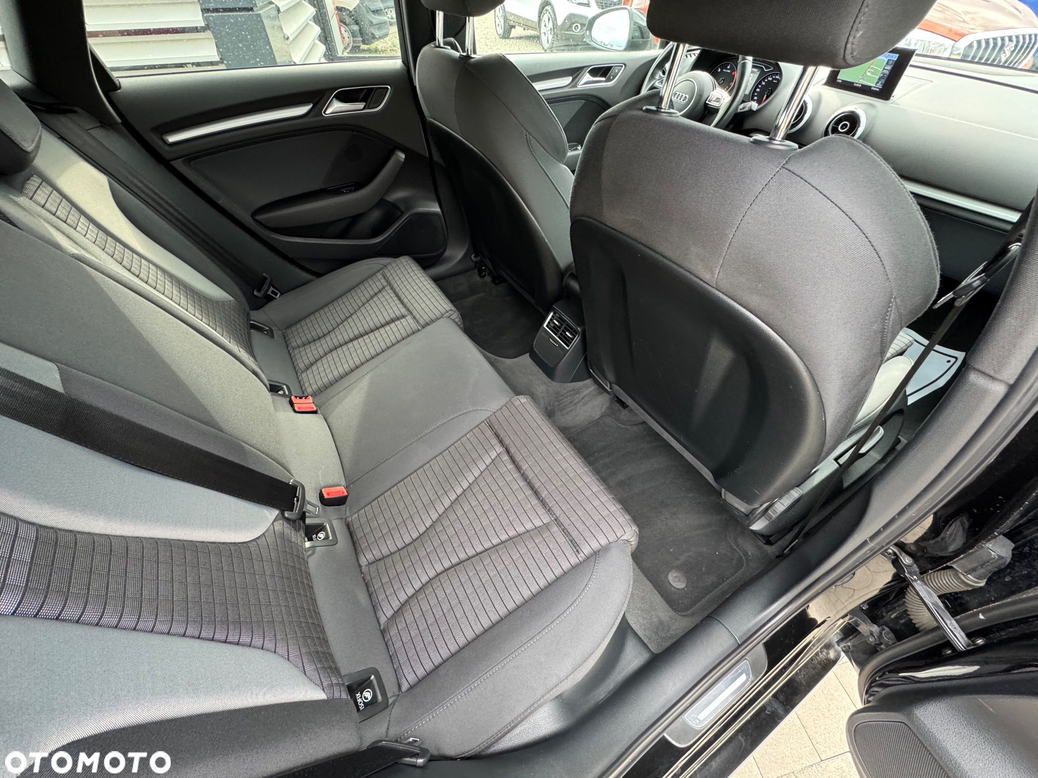 Audi A3 1.6 TDI Sportback S tronic - 23