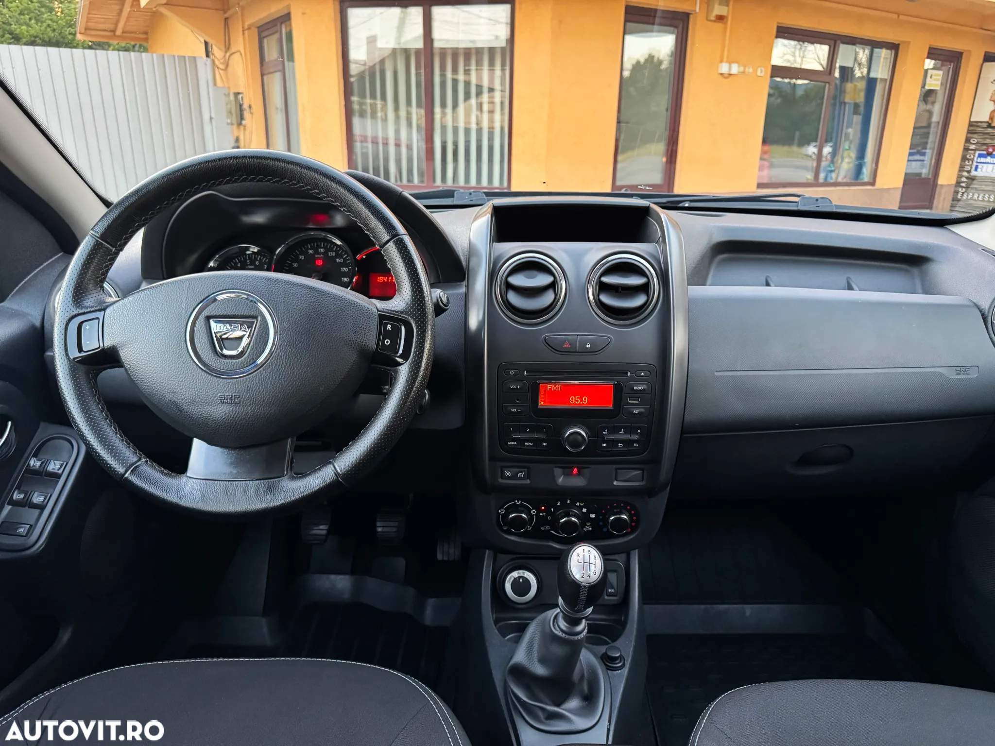 Dacia Duster 1.5 dCi 4x4 Laureate - 3