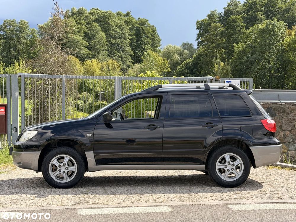 Mitsubishi Outlander - 3