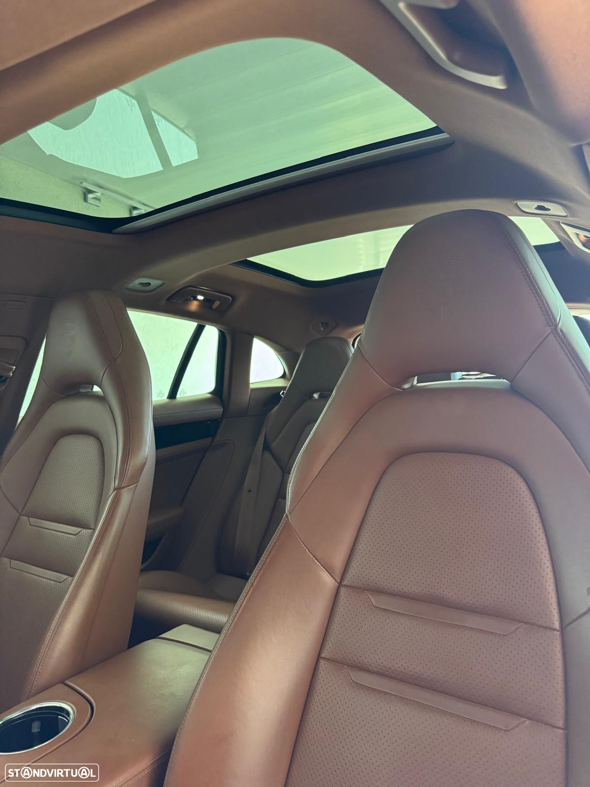 Porsche Panamera Sport Turismo - 12