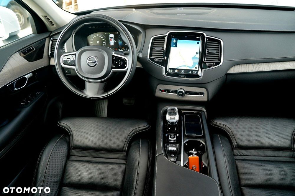Volvo XC 90 - 26