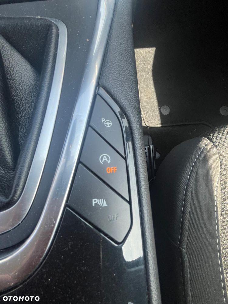 Ford S-Max - 12