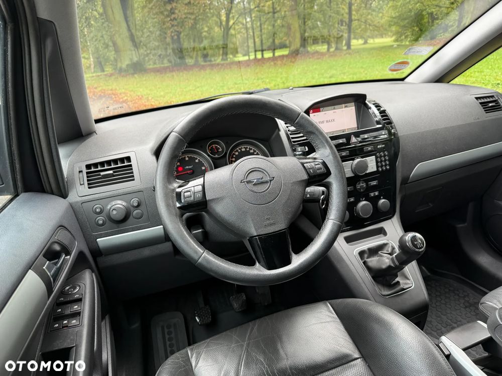 Opel Zafira 1.9 CDTI Cosmo - 21