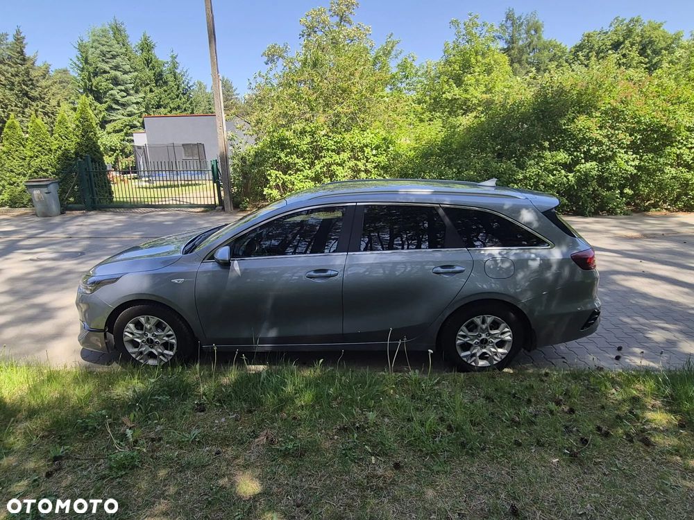 Kia Ceed 1.5 T-GDI MHEV M - 6