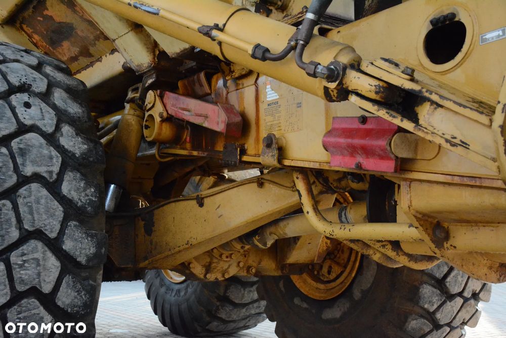 Caterpillar D400E / 1998r / 24190h / Opony 95% / Grzana paka - 14