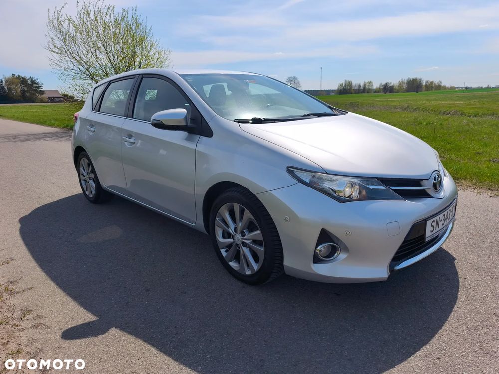 Toyota Auris 1.6 Executive - 3