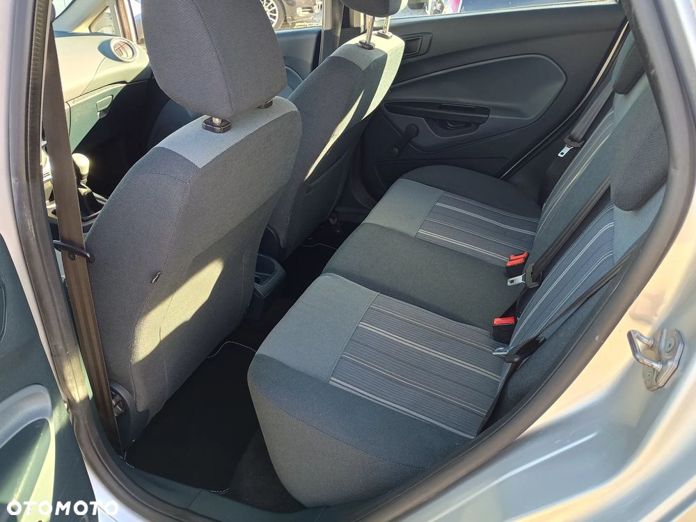Ford Fiesta - 12