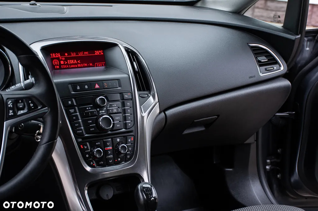 Opel Astra 1.6 Cosmo - 29