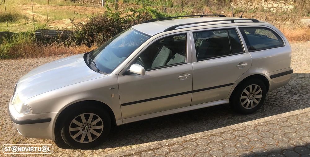 Skoda Octavia Break 1.6 Ambiente - 2