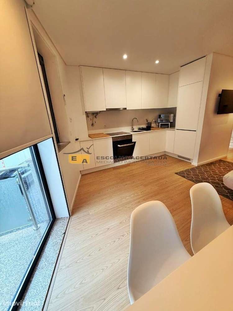 T0 novo, Leça da Palmeira , mobilado e equipada, com varanda e garagem - Grande imagem: 3/11