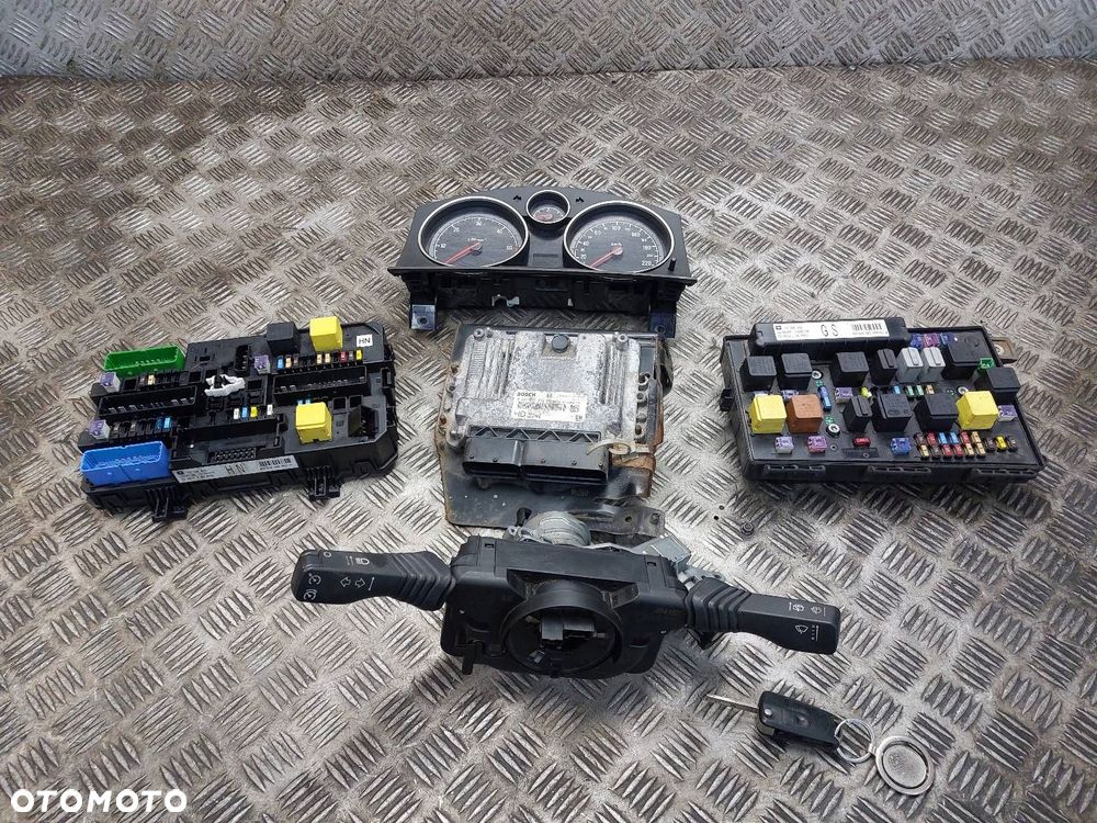 ZESTAW STARTOWY OPEL ZAFIRA B 1.9 CDTI 55566279 0281014452 13276153KE - 1