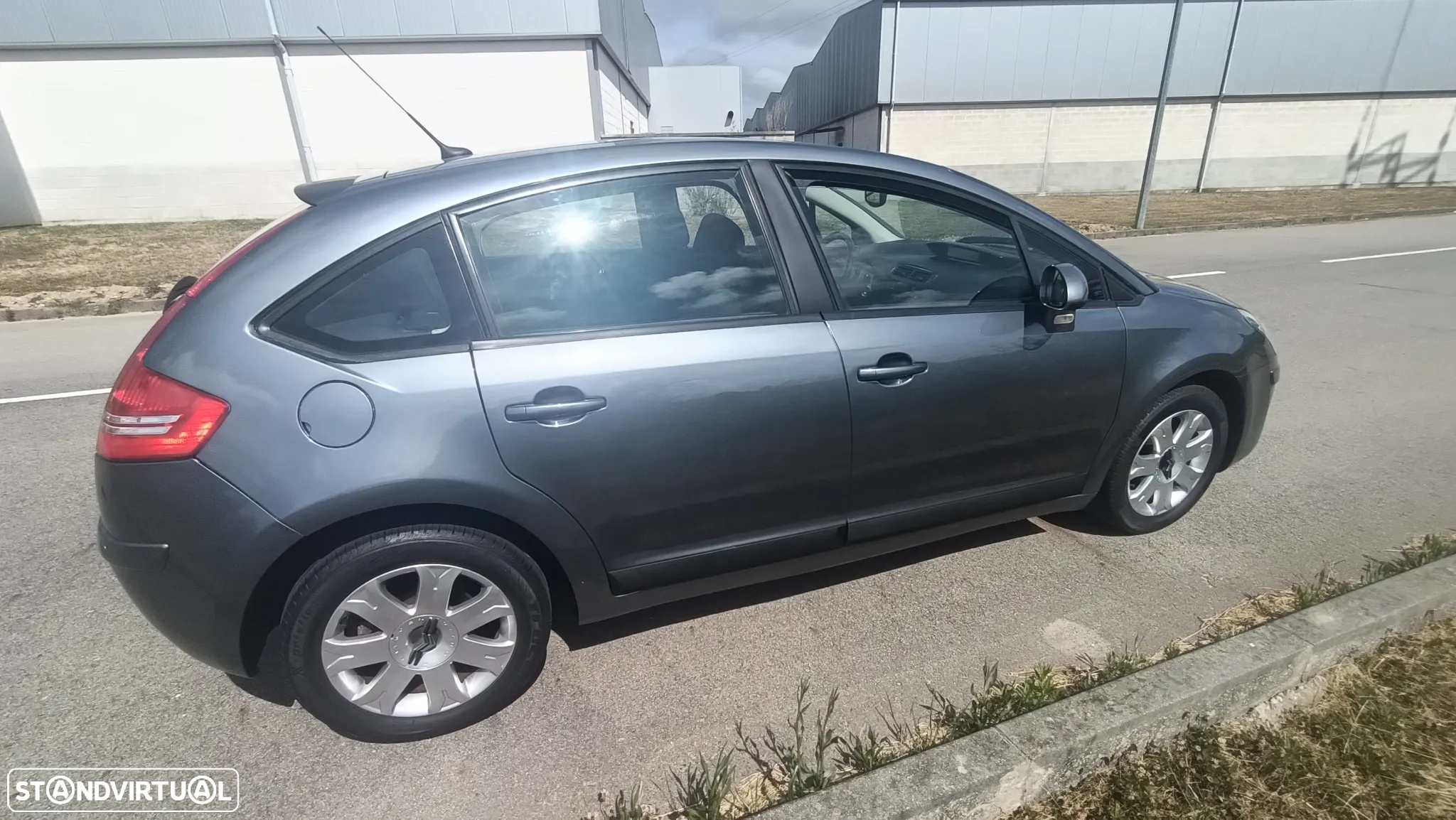 Citroën C4 1.6 HDi 110 Exclusive - 3