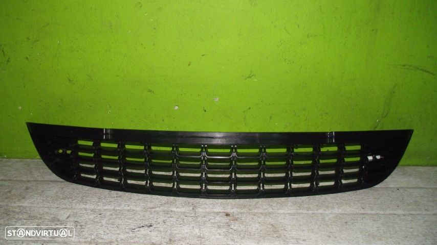 Grelha Para Choques Frente Opel Astra J - 2009 / 2012 - 1