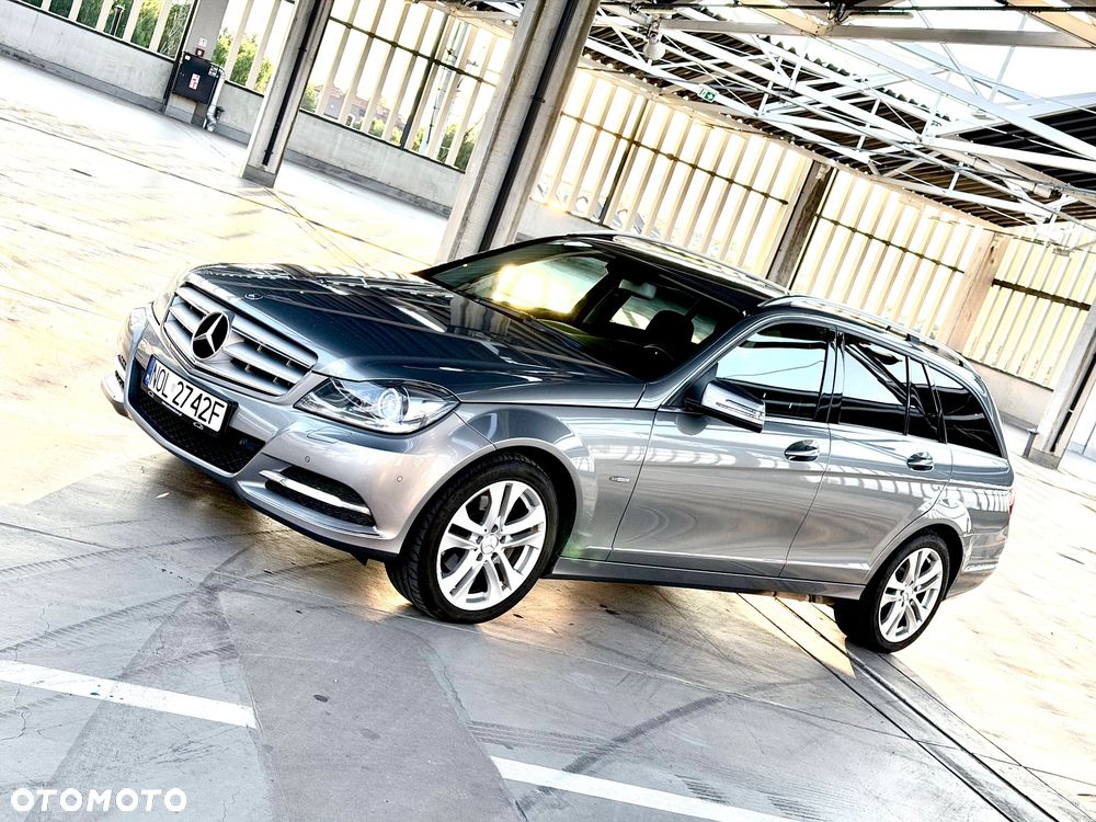 Mercedes-Benz Klasa C 220 CDI DPF BlueEFFICIENCY 7G-TRONIC Avantgarde Edition - 12