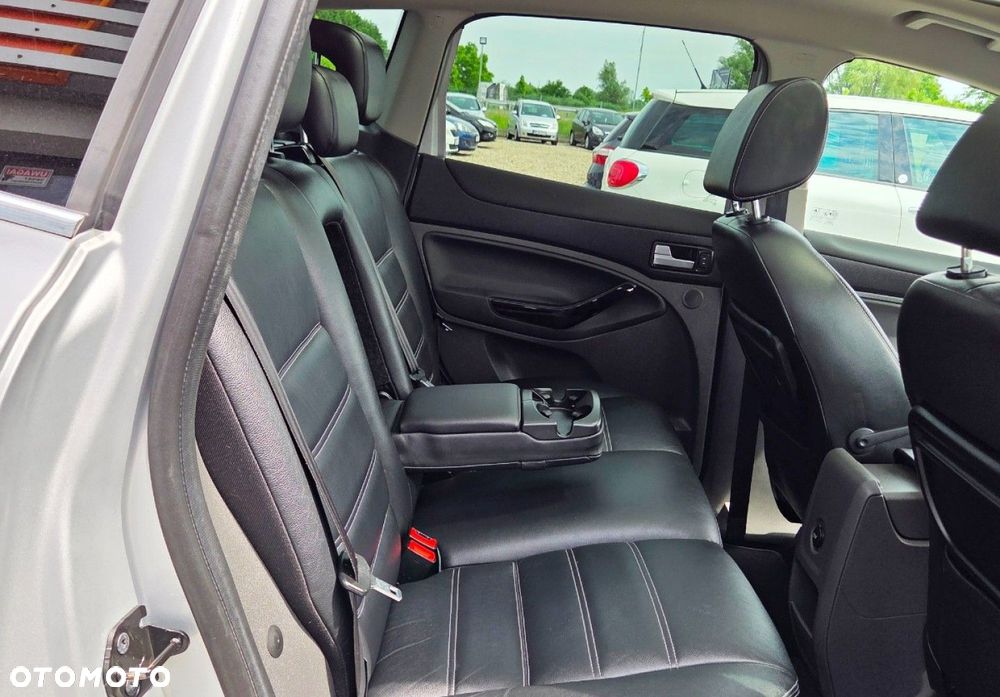 Ford Kuga - 11