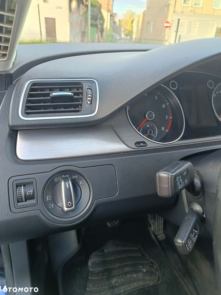 Volkswagen Passat - 24