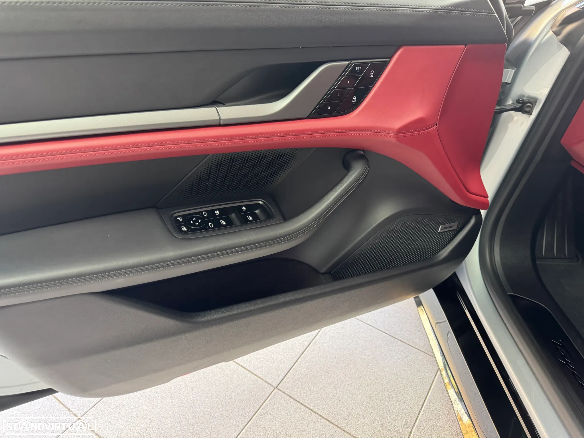 Porsche Taycan 4S - 11