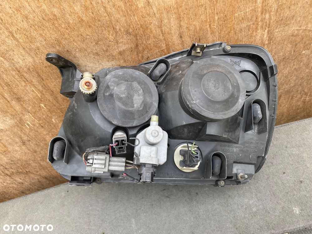 lampa nissan almera tino prawa EU cała - 2