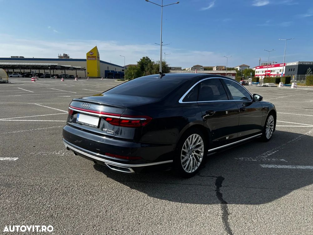 Audi A8 - 4