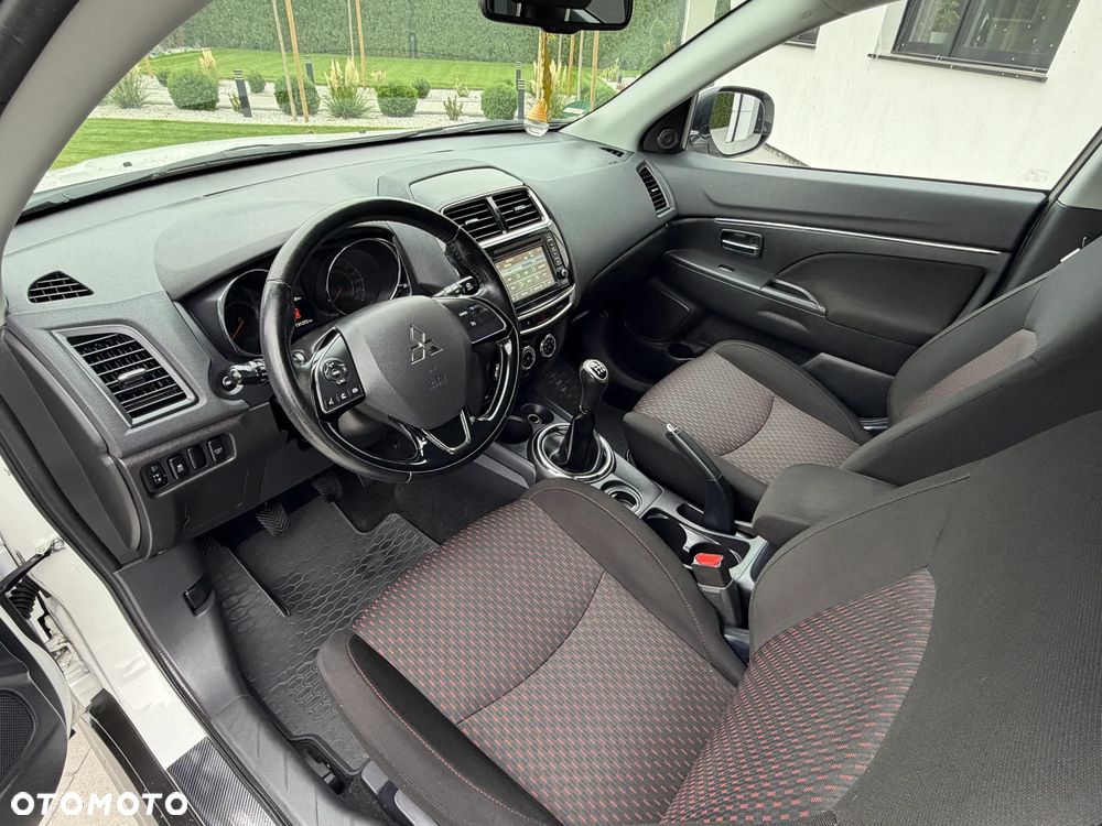 Mitsubishi ASX - 17