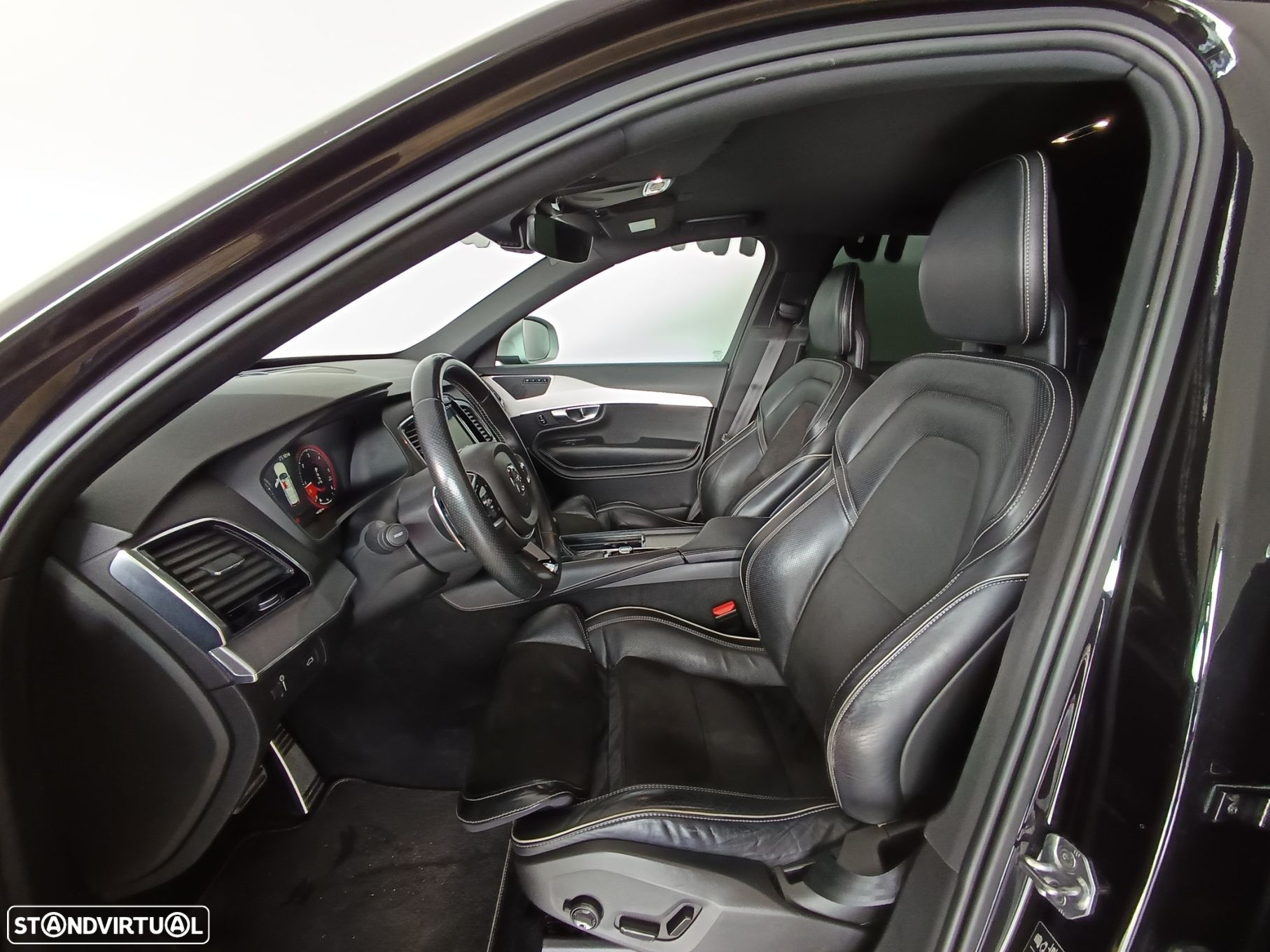 Volvo XC 90 2.0 D4 R-Design - 43