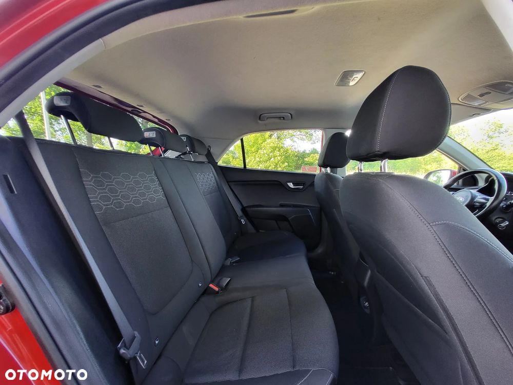 Kia Rio - 16