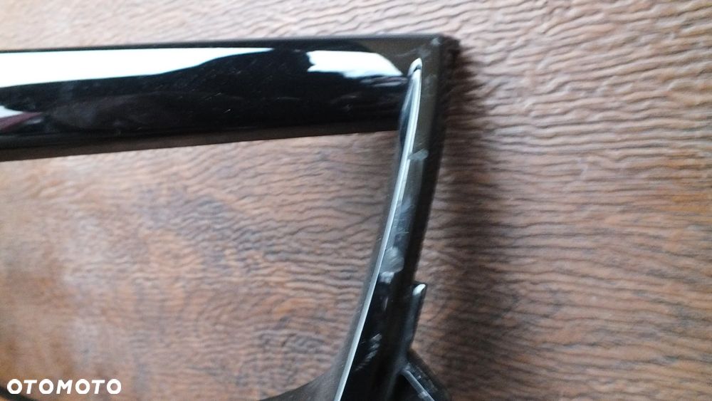 Atrapa zderzaka gril Jeep Avenger - 4