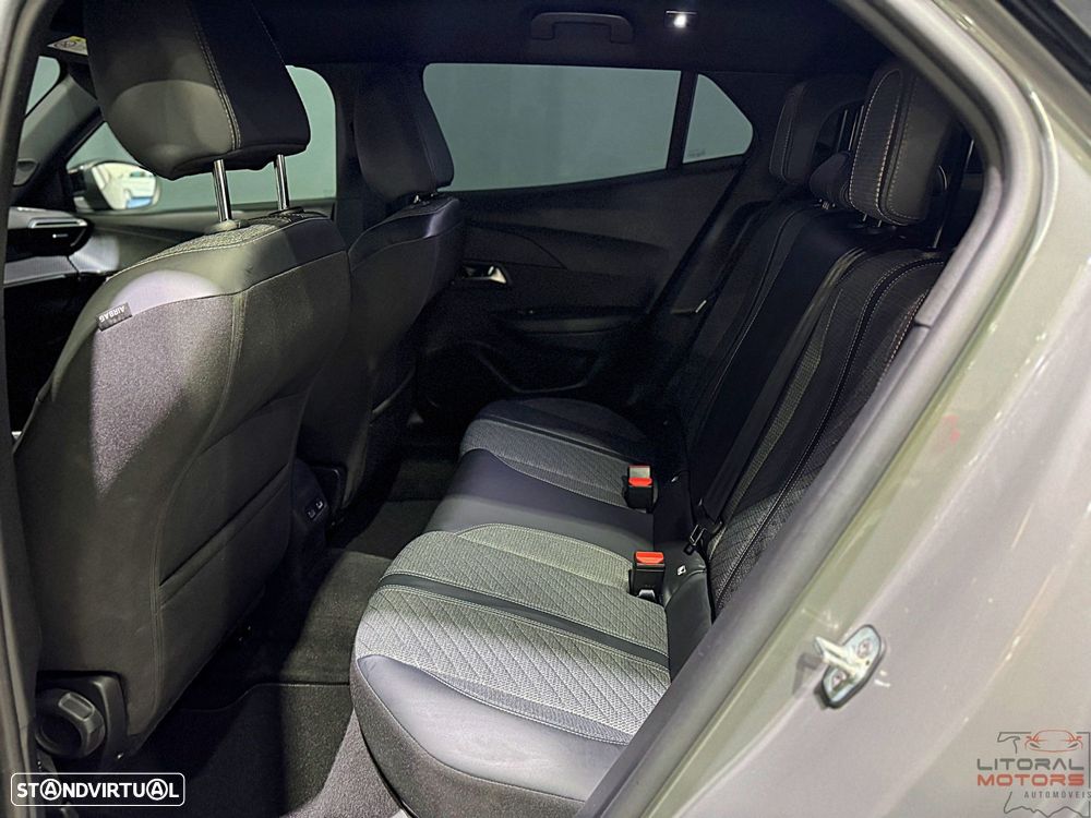 Peugeot 2008 1.2 PureTech Allure - 16